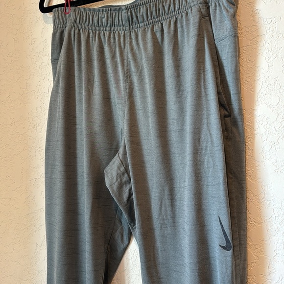Nike Dri-Fit joggers - Picture 2 of 5